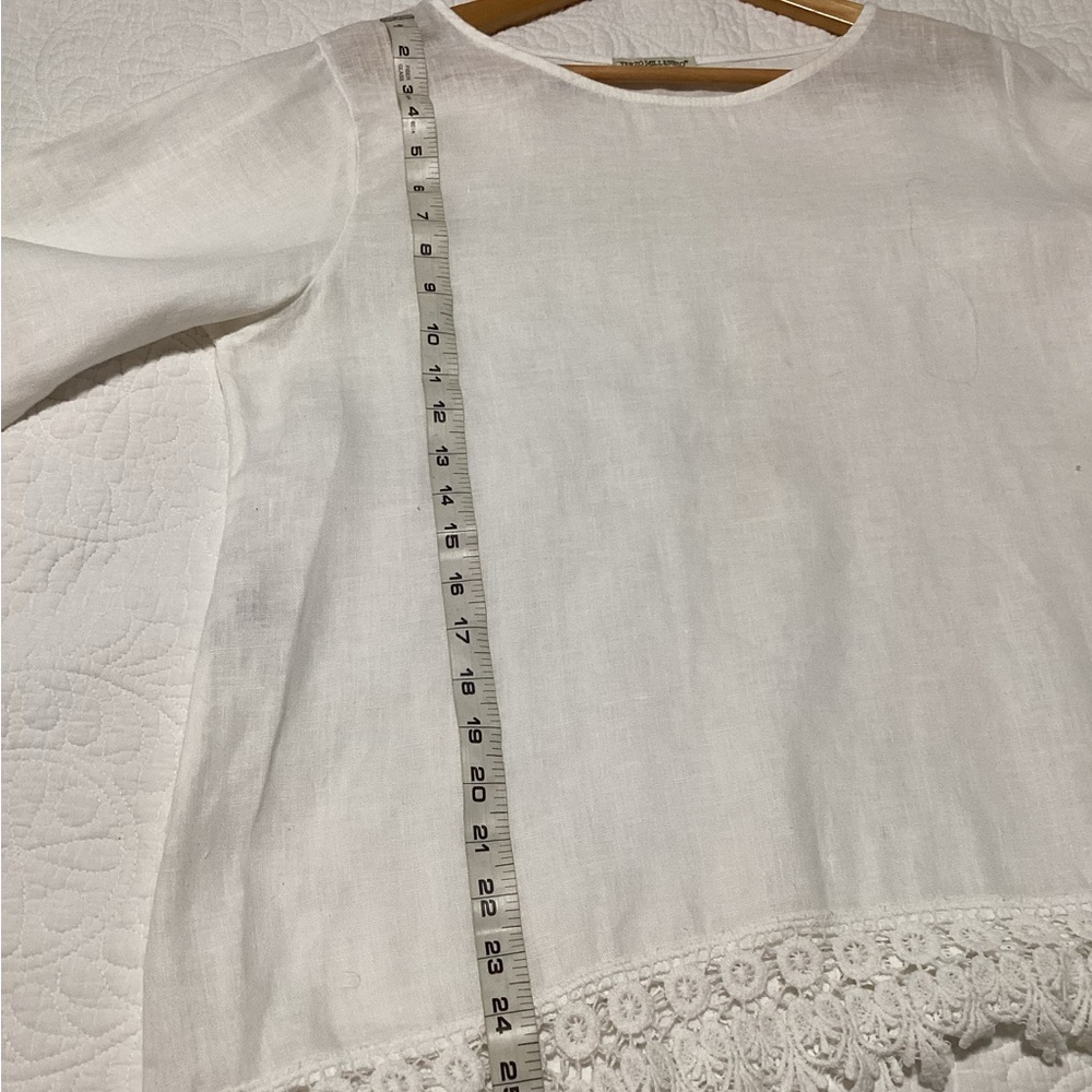 Elegant White Lace Hem Blouse - Picture 5 of 8